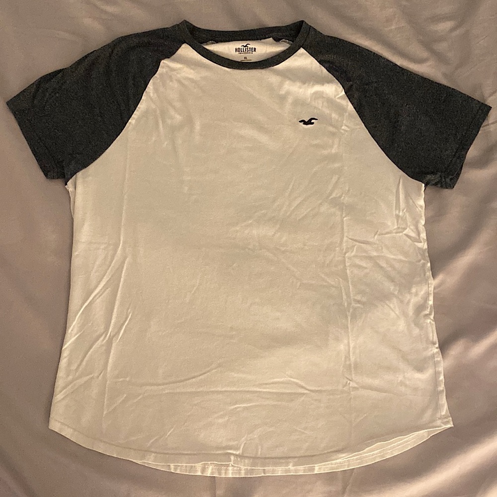 Men’s XL White Hollister T-Shirt with Dark Grey Sleeves